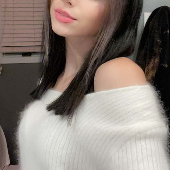 Missguided Sweaters - fuzzy white sweater
